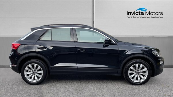 Used Volkswagen T-Roc 2020 for sale - 76057651: Photo 2