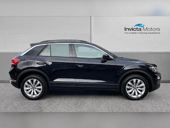 Used Volkswagen T-Roc 2020 for sale - 76057651: Photo 2