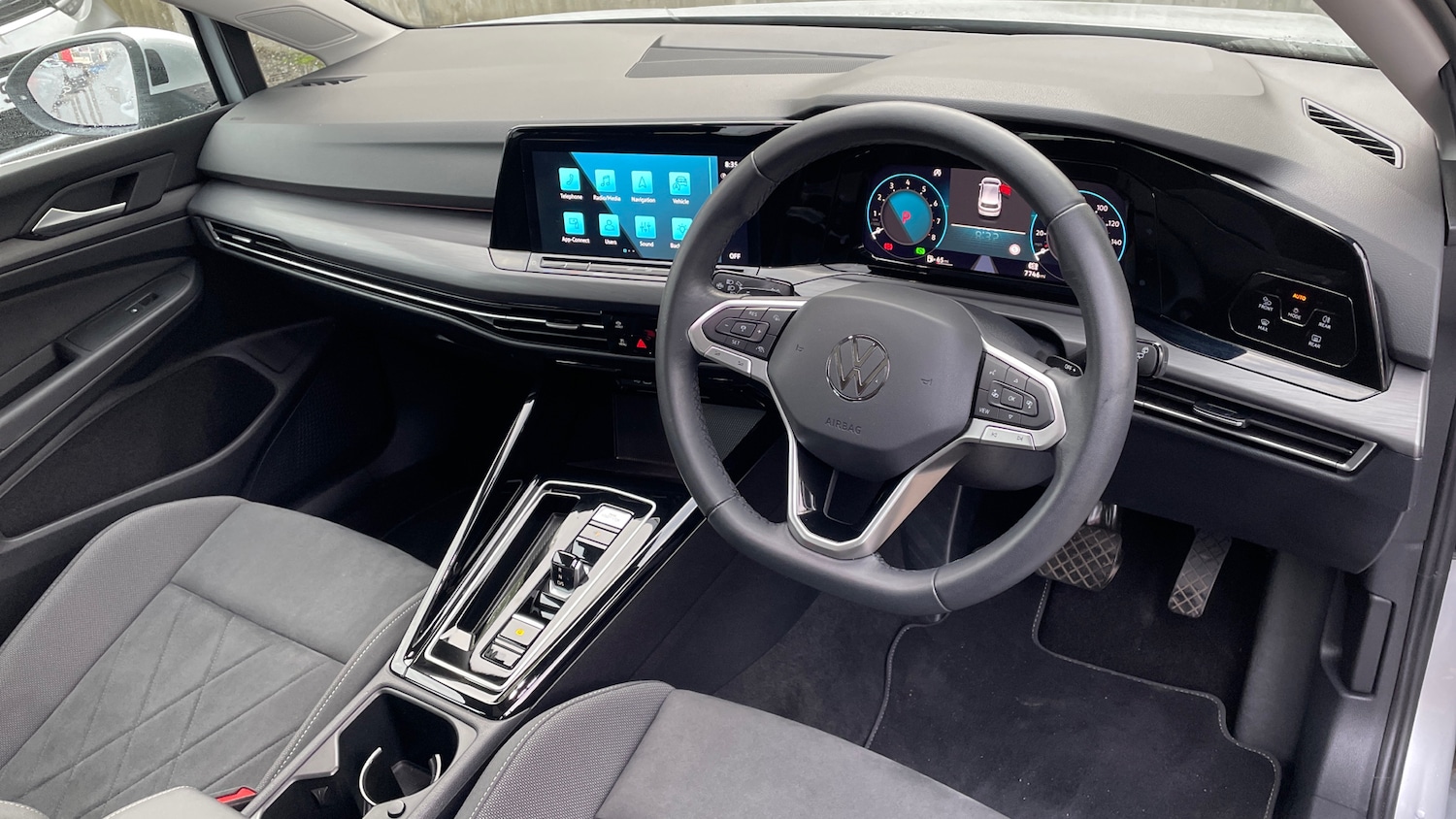 Used Volkswagen Golf 2023 for sale - 76324942: Photo 9