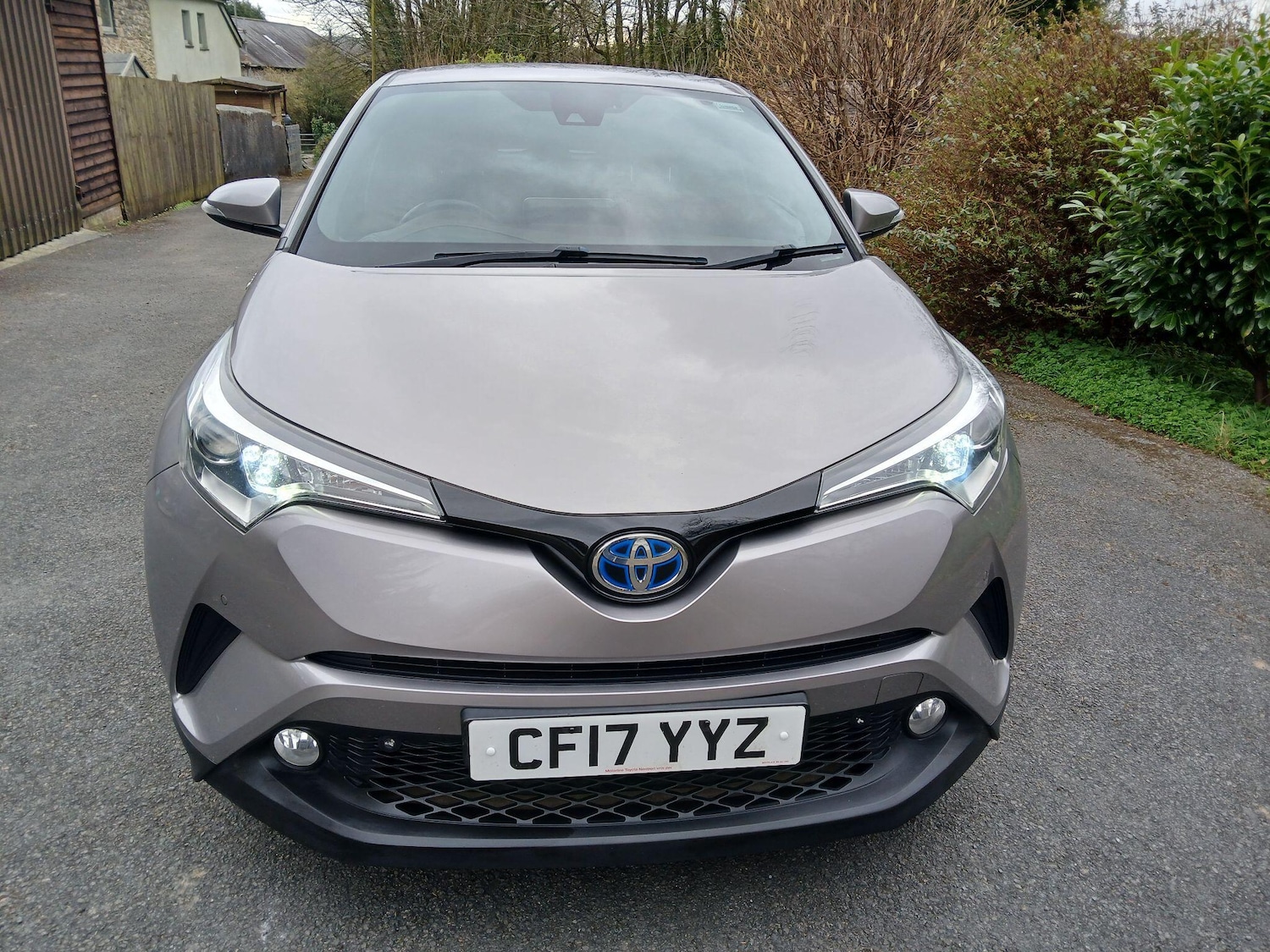 Used Toyota C-HR 2017 for sale - 77267016: Photo 2
