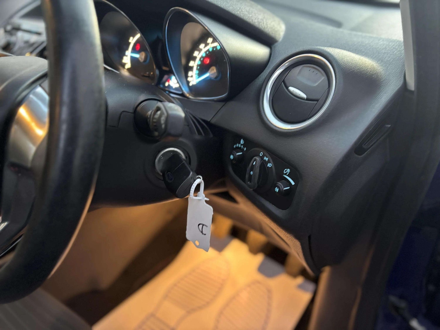 Used Ford Fiesta 2014 for sale - 76922042: Photo 20