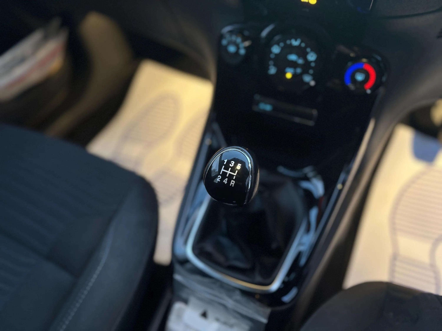 Used Ford Fiesta 2014 for sale - 76922042: Photo 30