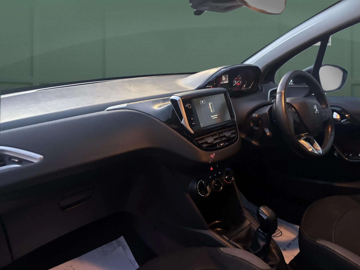 Used Peugeot 208 2015 for sale - 76922117: Photo 11