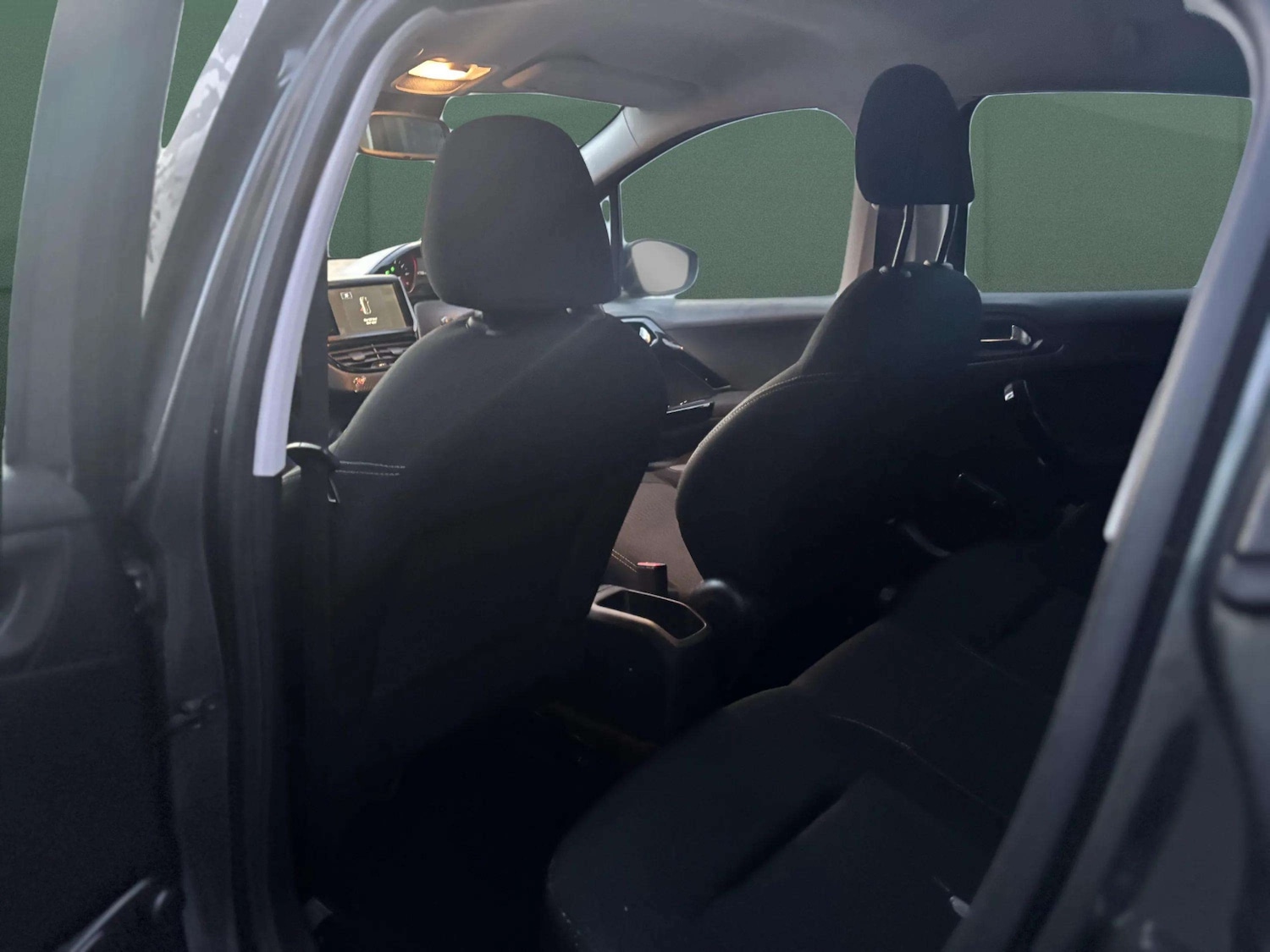 Used Peugeot 208 2015 for sale - 76922117: Photo 13