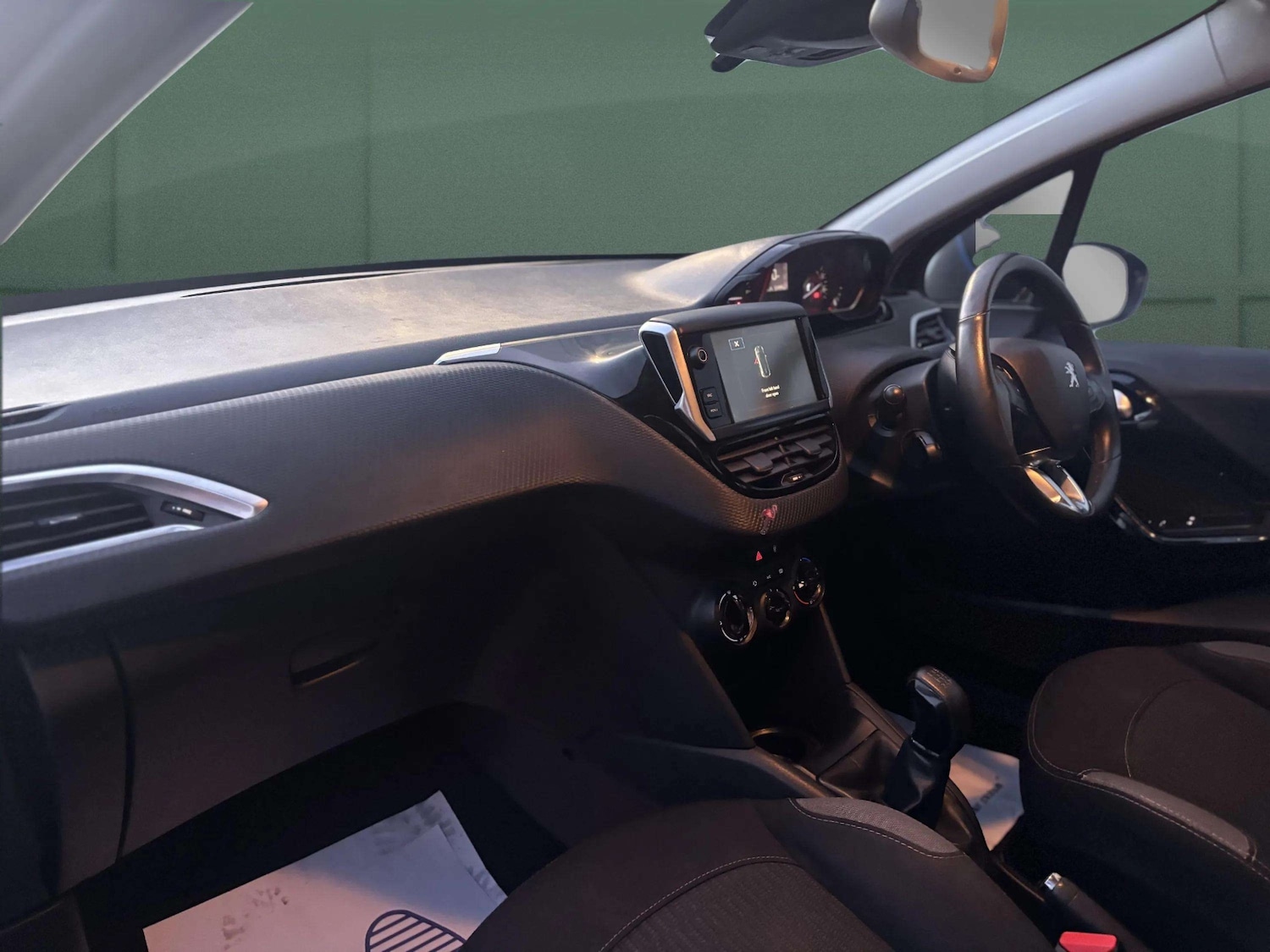 Used Peugeot 208 2015 for sale - 76922117: Photo 18