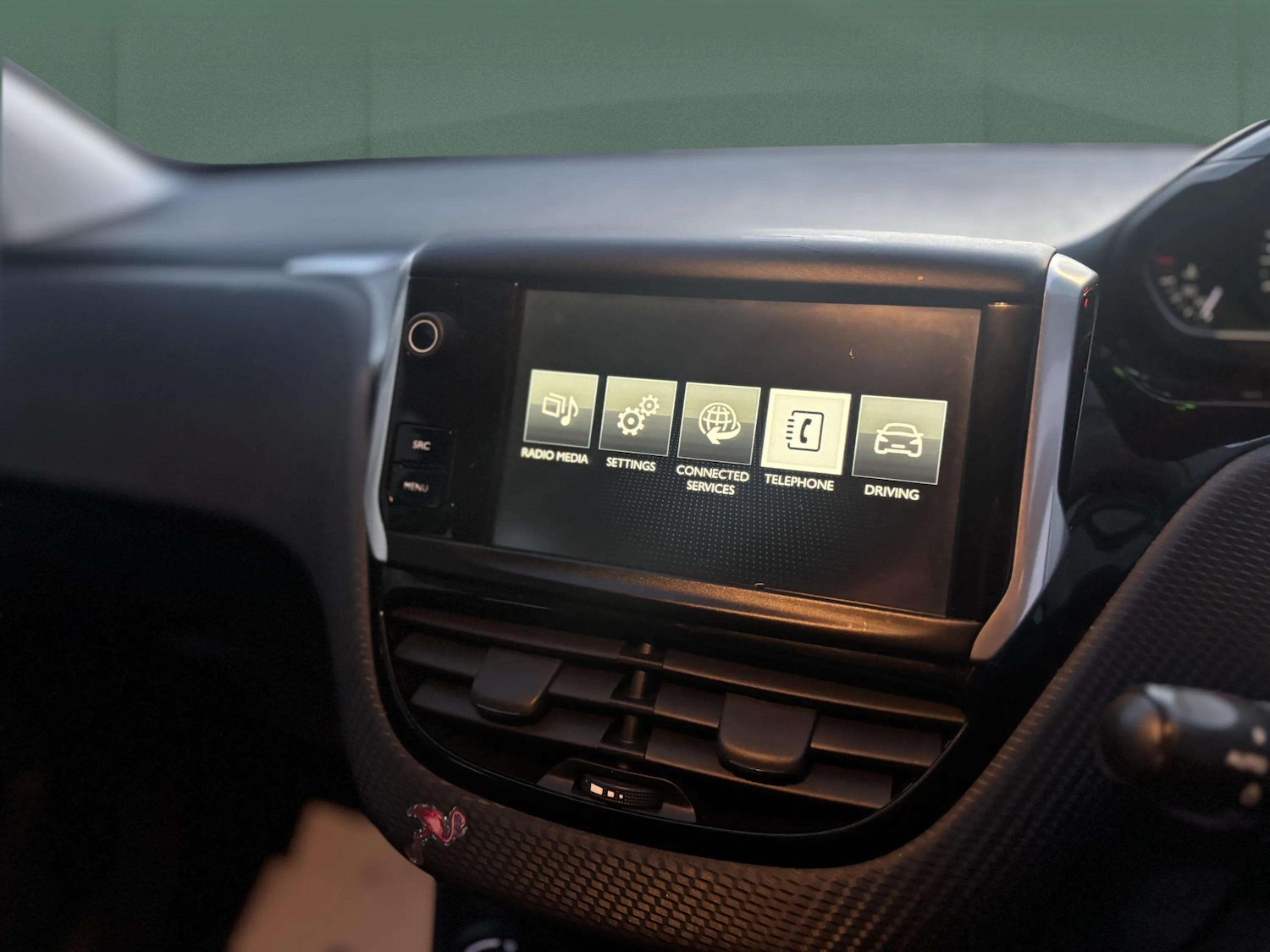 Used Peugeot 208 2015 for sale - 76922117: Photo 21