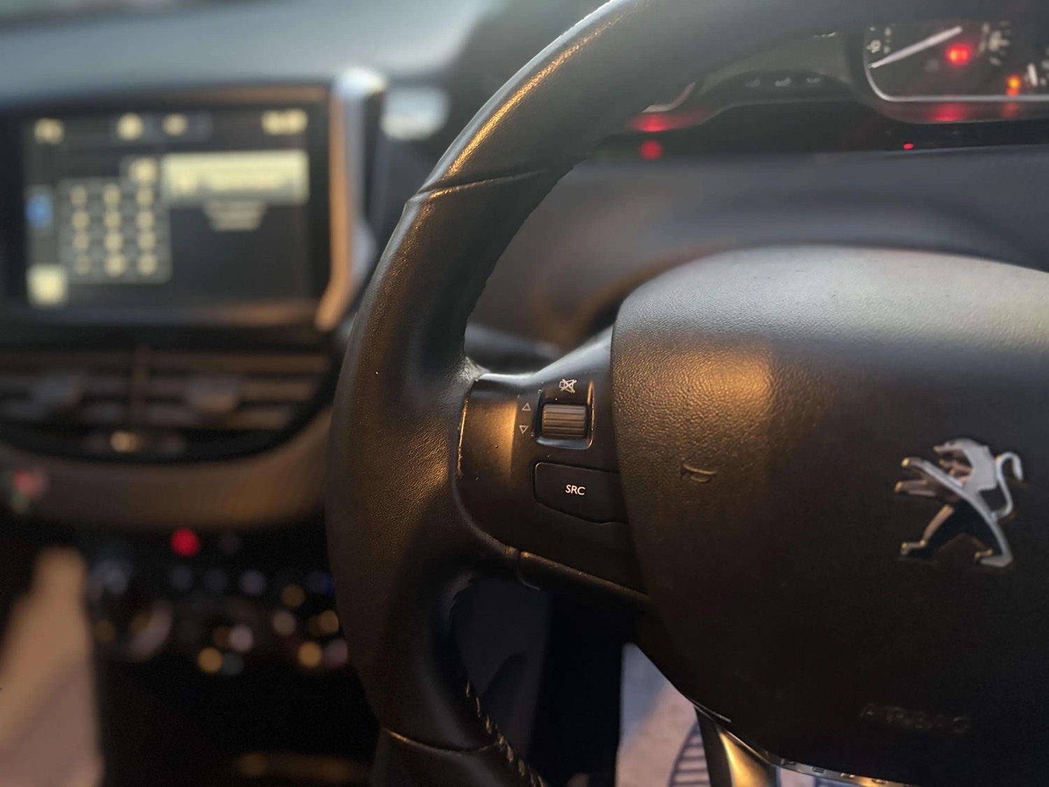 Used Peugeot 208 2015 for sale - 76922117: Photo 26