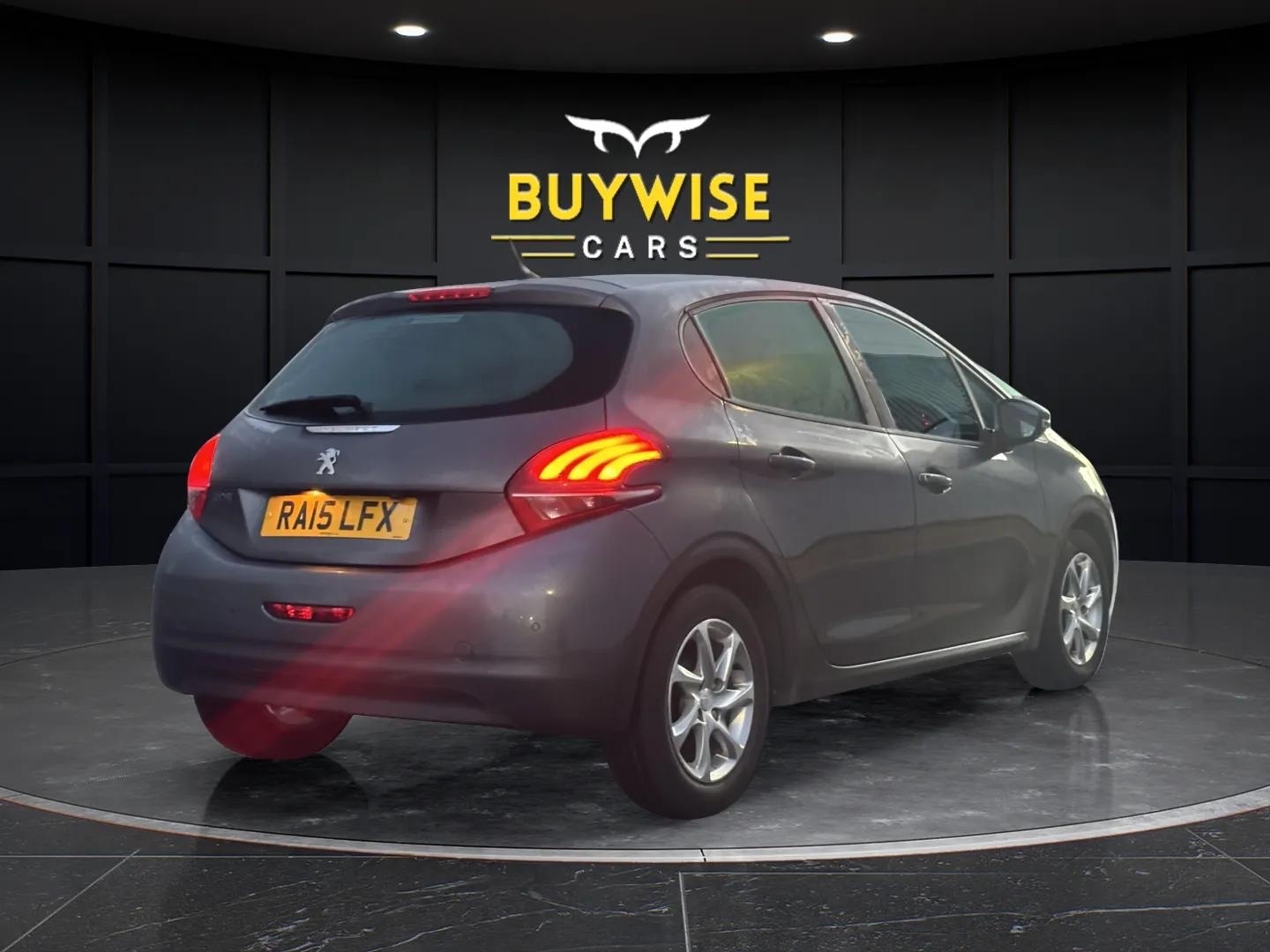 Used Peugeot 208 2015 for sale - 76922117: Photo 3