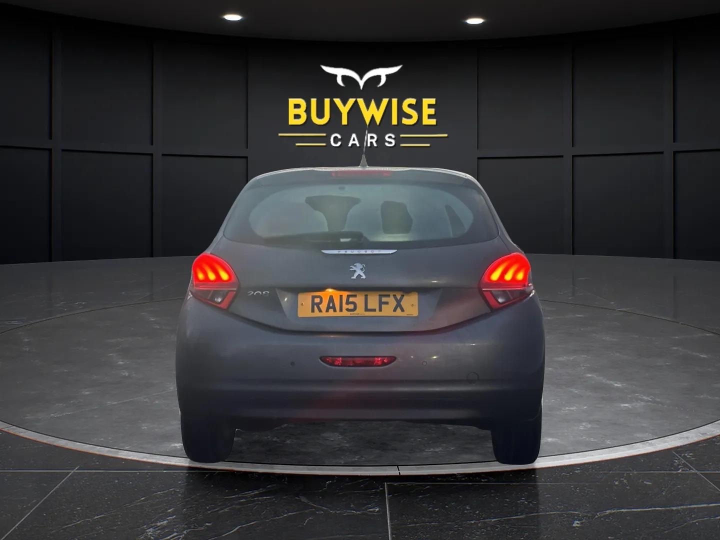 Used Peugeot 208 2015 for sale - 76922117: Photo 8