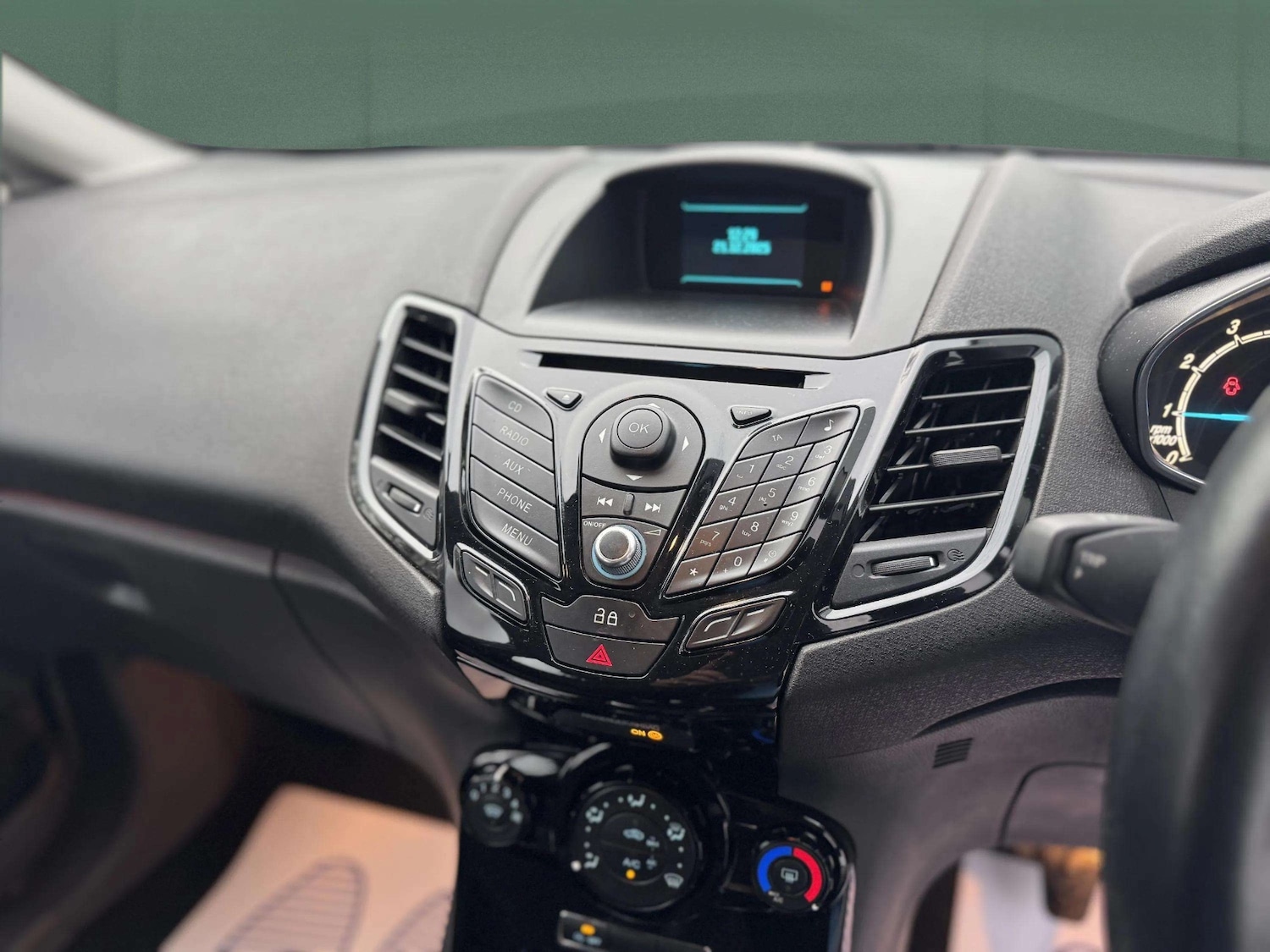 Used Ford Fiesta 2013 for sale - 77019289: Photo 25