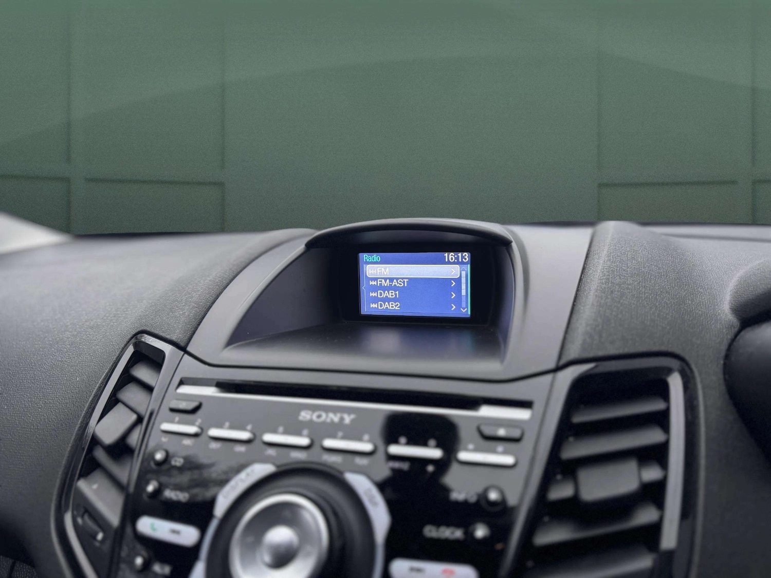 Used Ford Fiesta 2015 for sale - 77285751: Photo 27