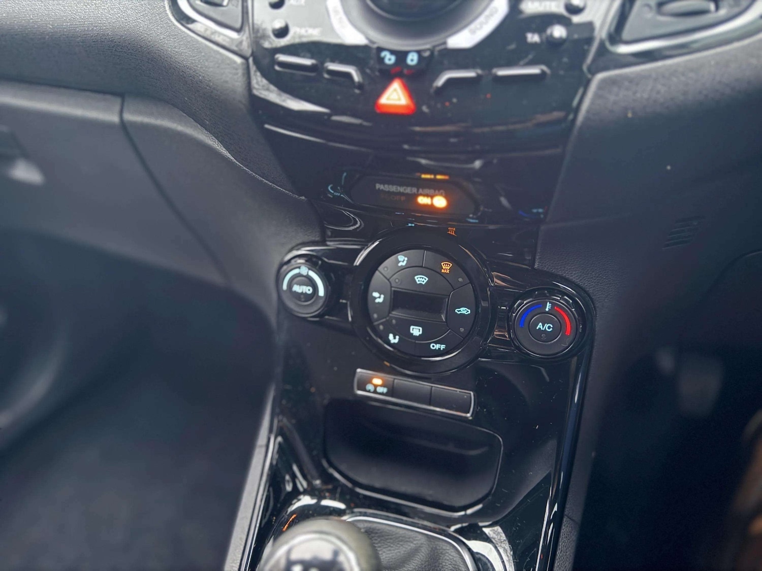 Used Ford Fiesta 2015 for sale - 77285751: Photo 28