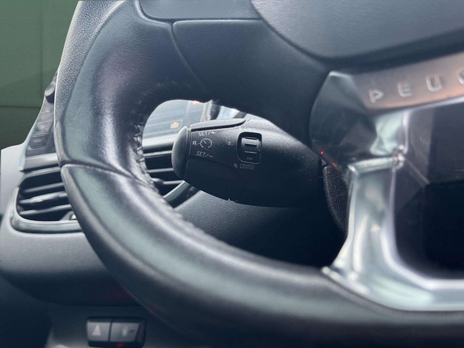 Used Peugeot 208 2015 for sale - 77319117: Photo 21