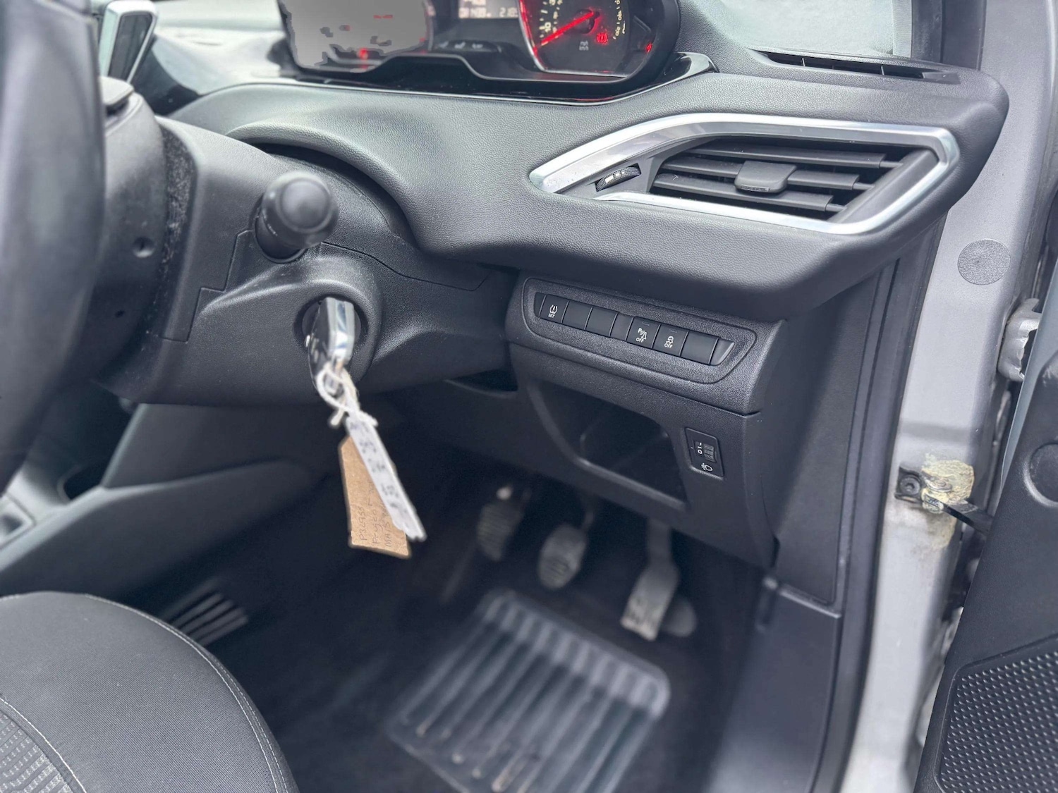 Used Peugeot 208 2015 for sale - 77319117: Photo 22