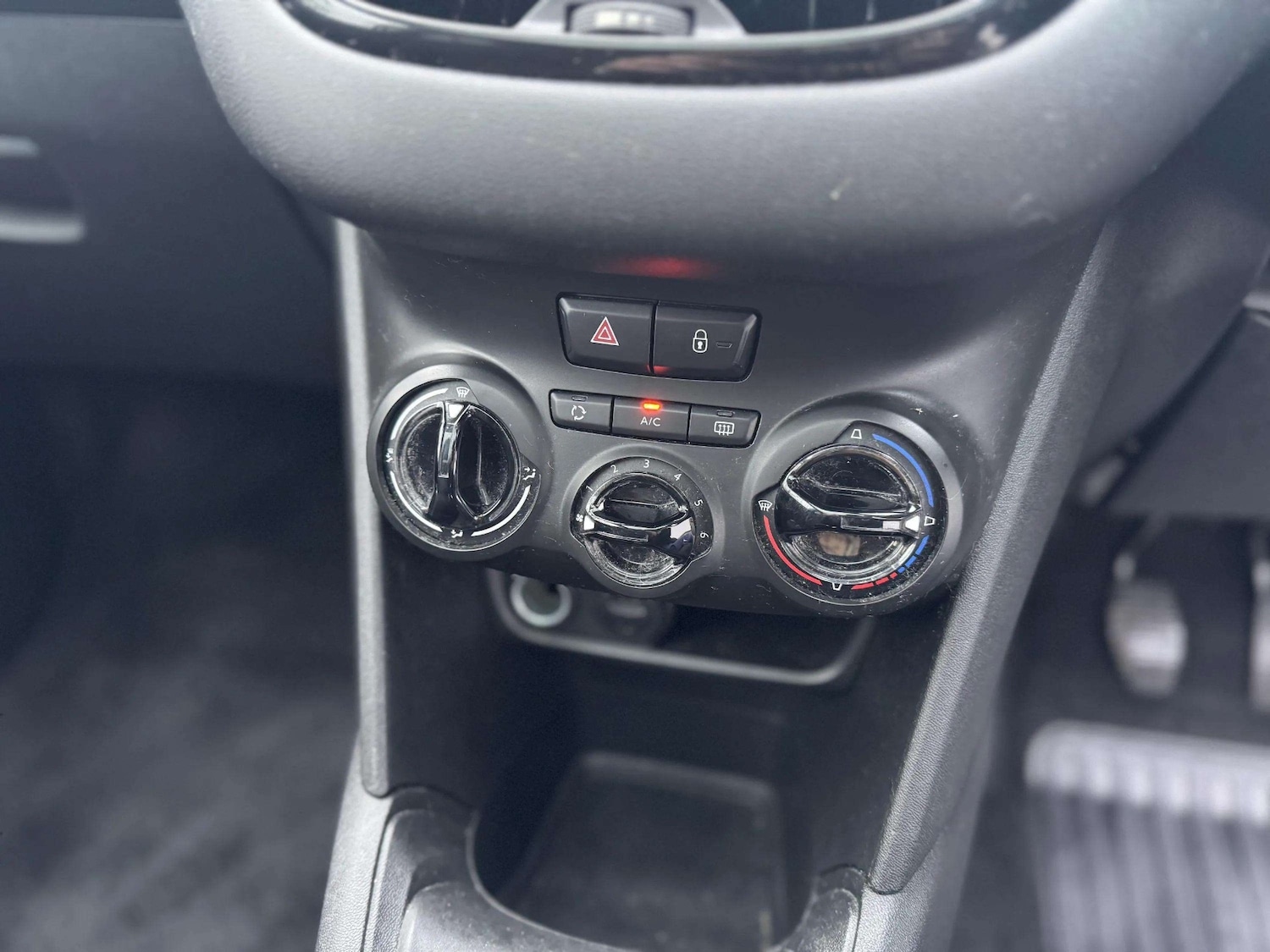 Used Peugeot 208 2015 for sale - 77319117: Photo 25