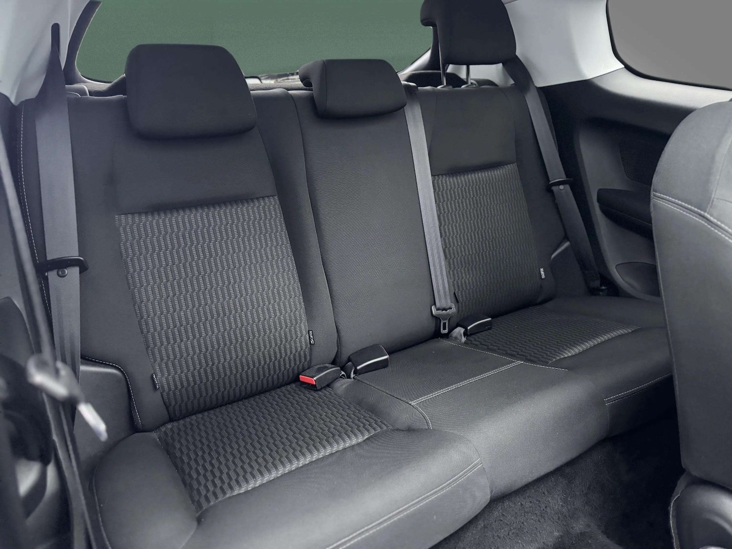 Used Peugeot 208 2015 for sale - 77319117: Photo 26