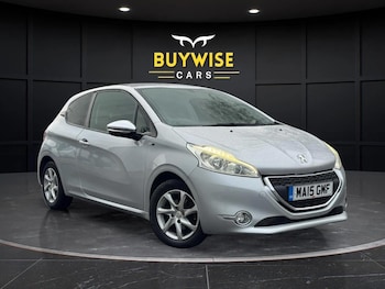 Used Peugeot 208 2015 for sale - 77319117: Photo