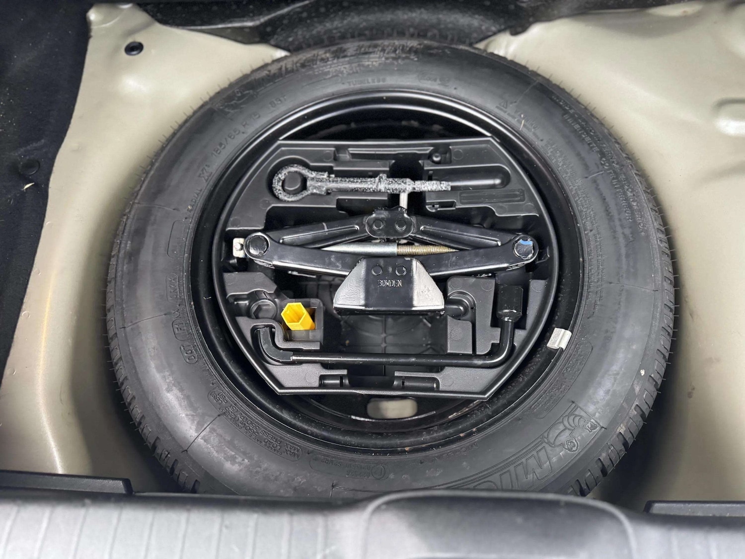 Used Peugeot 208 2015 for sale - 77319117: Photo 42