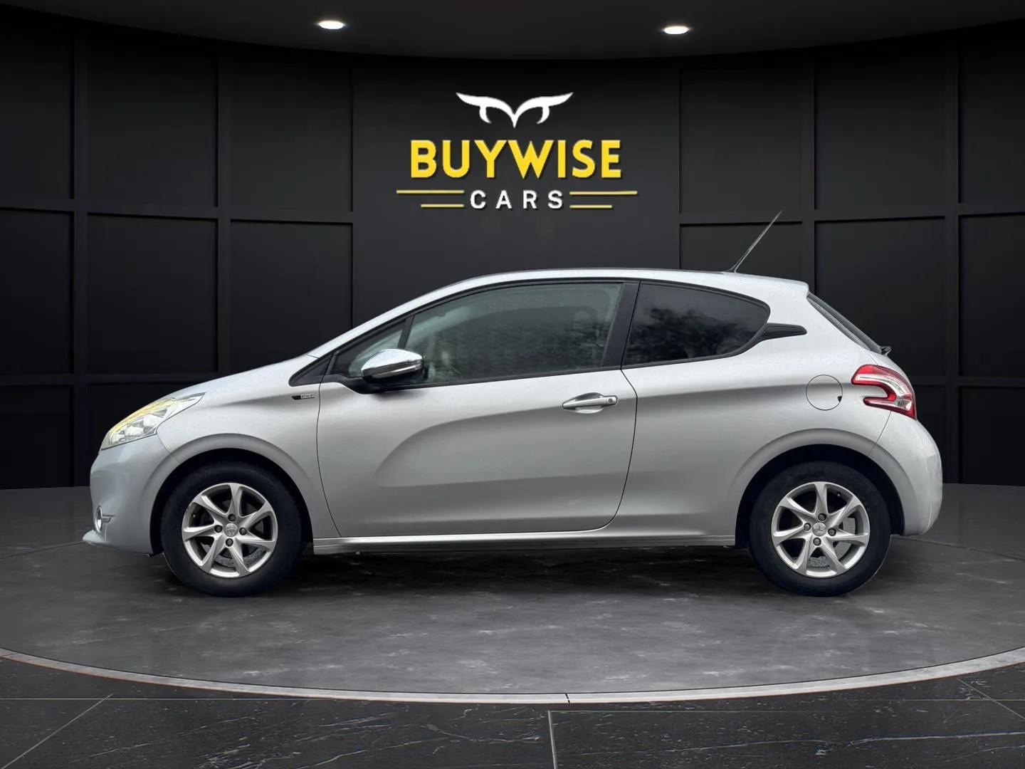 Used Peugeot 208 2015 for sale - 77319117: Photo 6