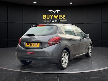 Used Peugeot 208 2016 for sale - 76206247: Photo 3