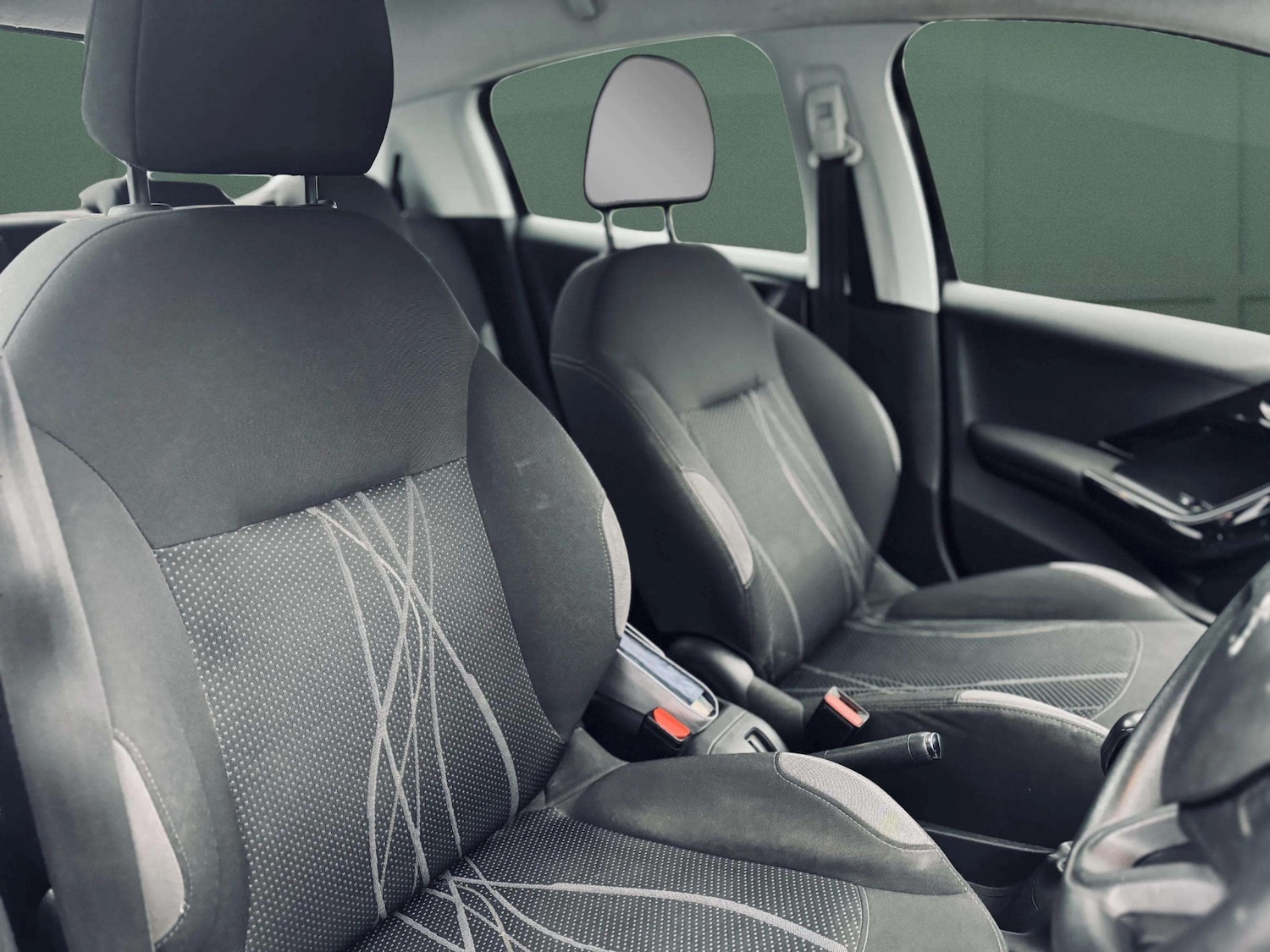 Used Peugeot 208 2012 for sale - 77418432: Photo 10