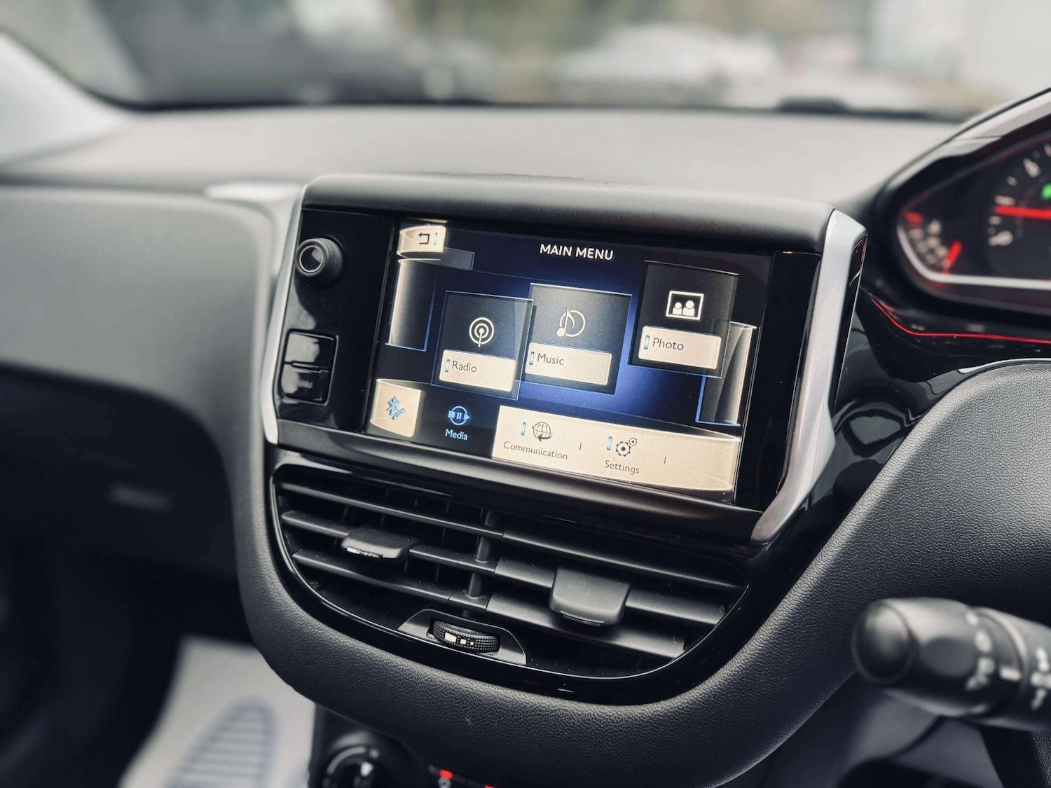 Used Peugeot 208 2012 for sale - 77418432: Photo 19