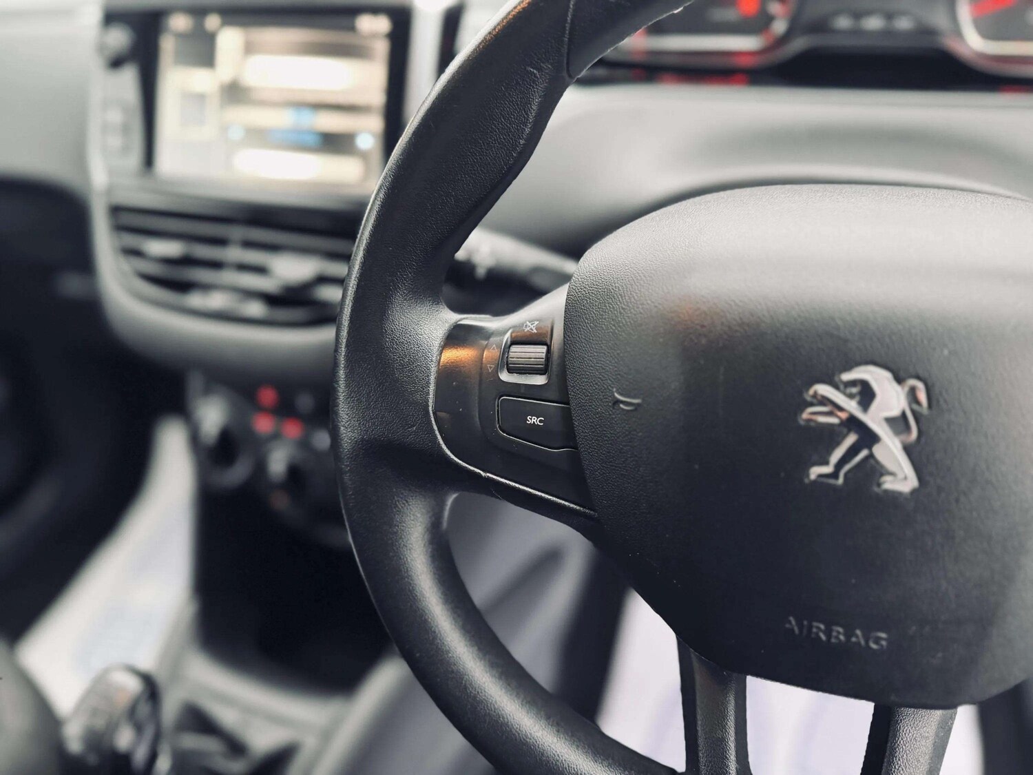 Used Peugeot 208 2012 for sale - 77418432: Photo 26