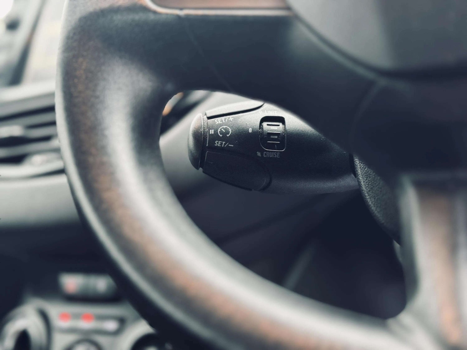 Used Peugeot 208 2012 for sale - 77418432: Photo 28