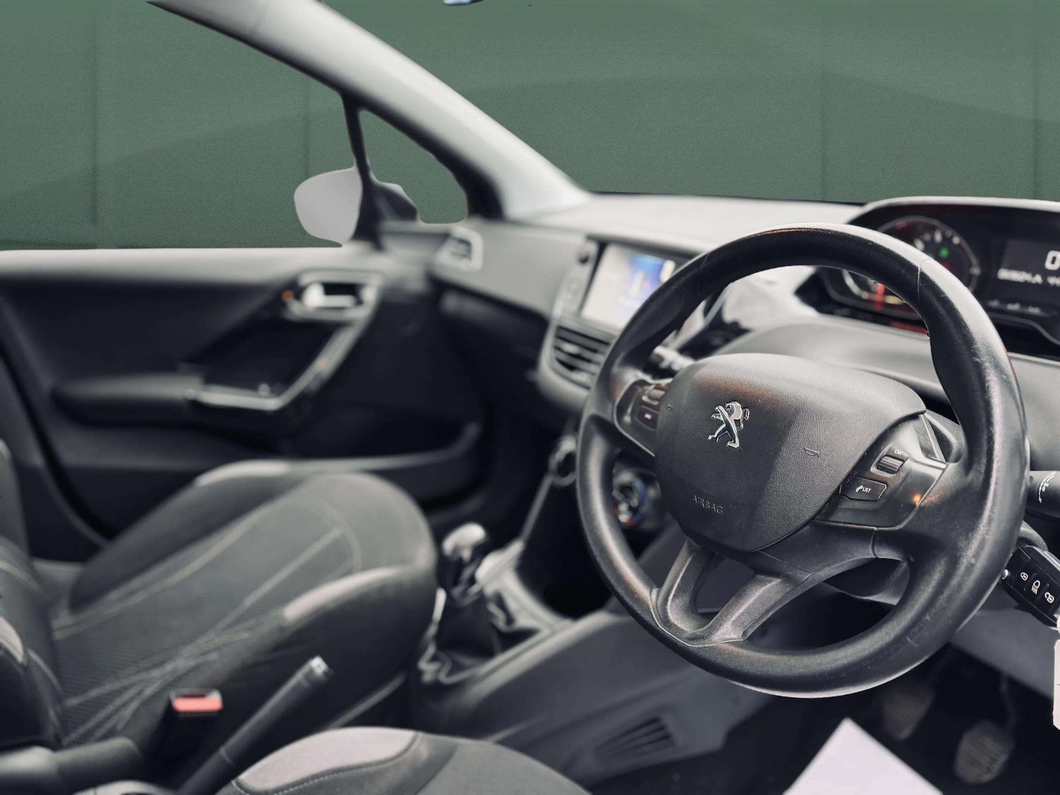 Used Peugeot 208 2012 for sale - 77418432: Photo 9