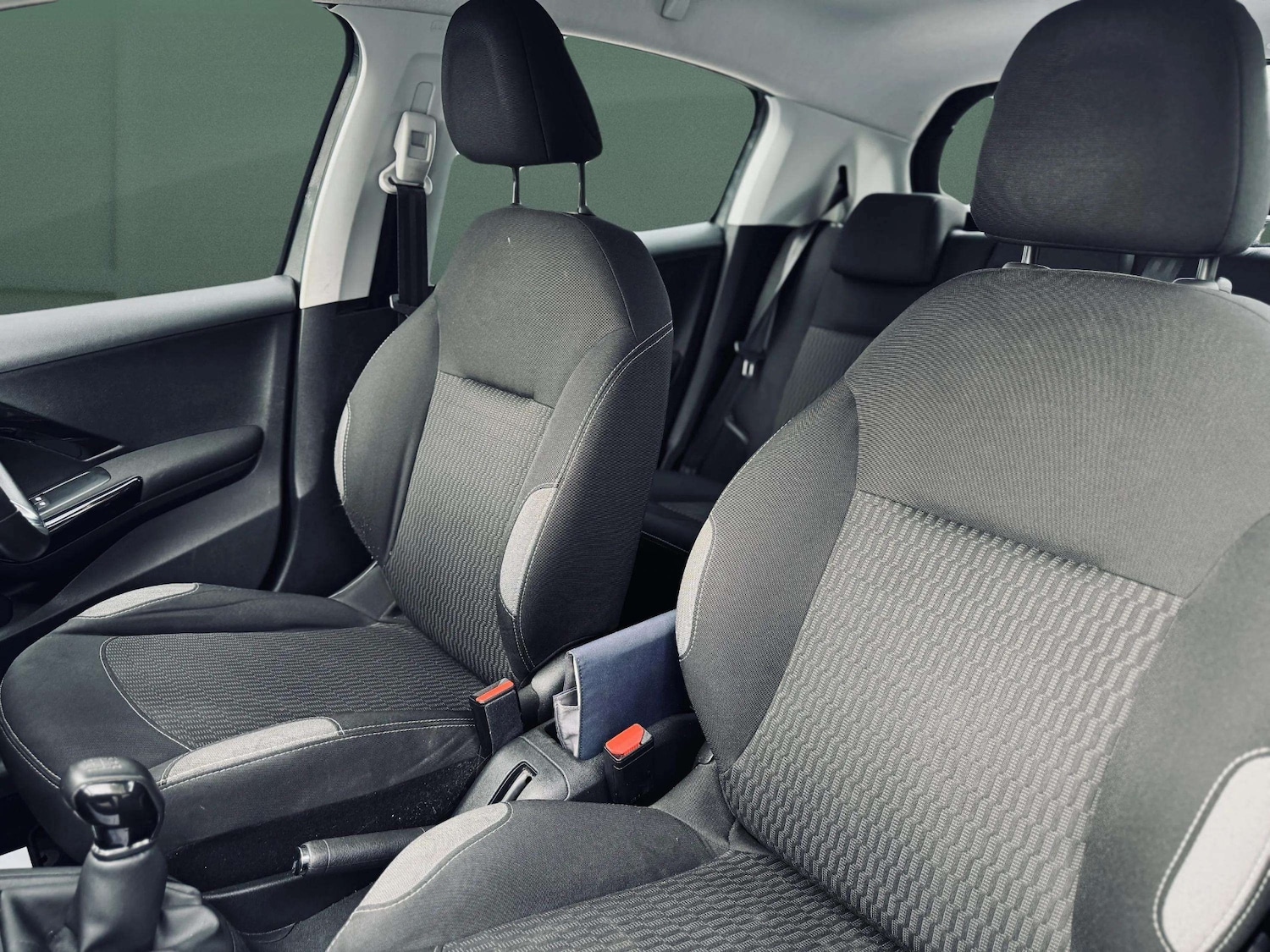 Used Peugeot 208 2016 for sale - 76492339: Photo 16