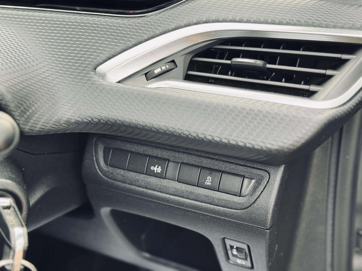 Used Peugeot 208 2016 for sale - 76492339: Photo 18