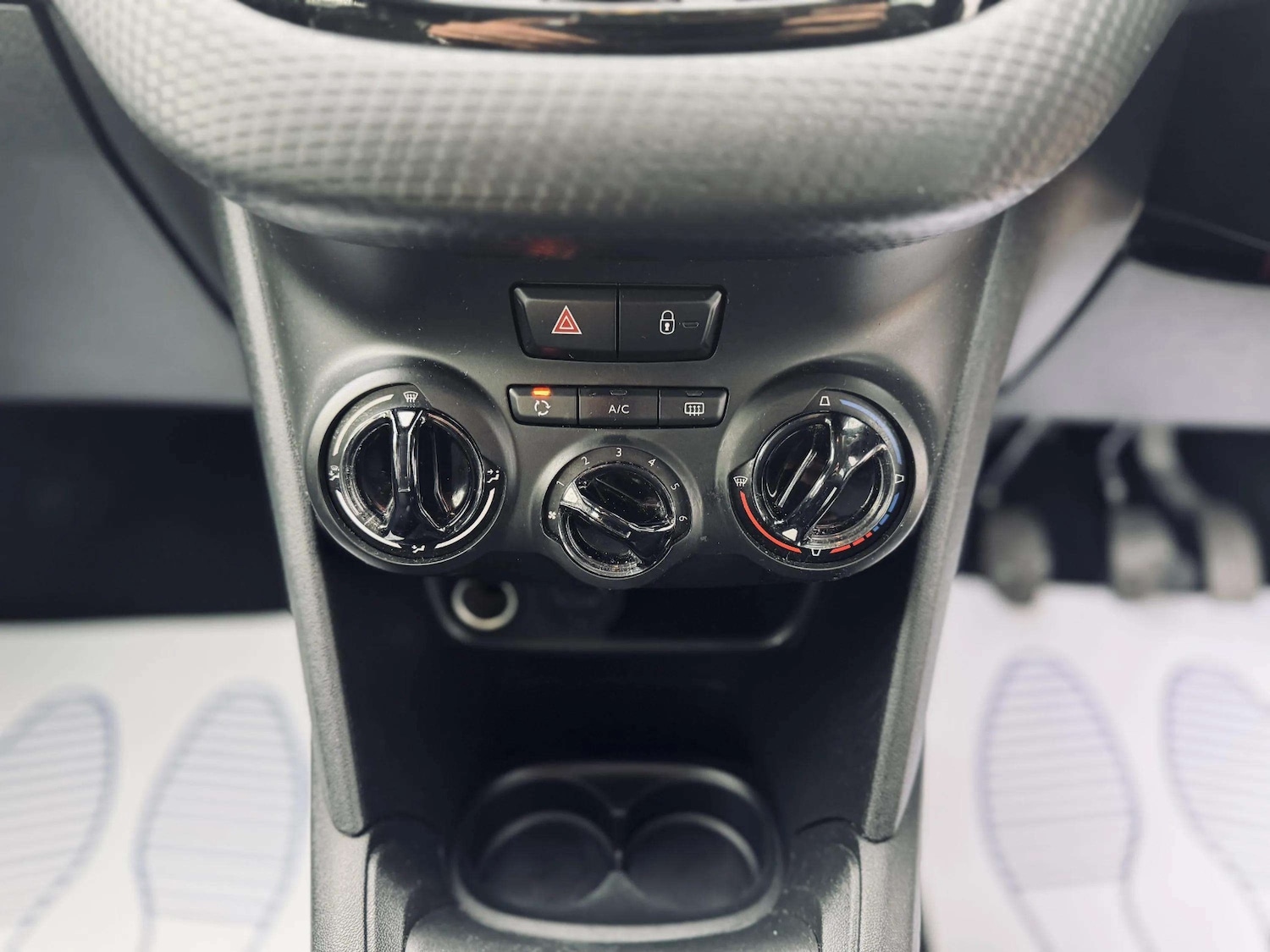 Used Peugeot 208 2016 for sale - 76492339: Photo 21