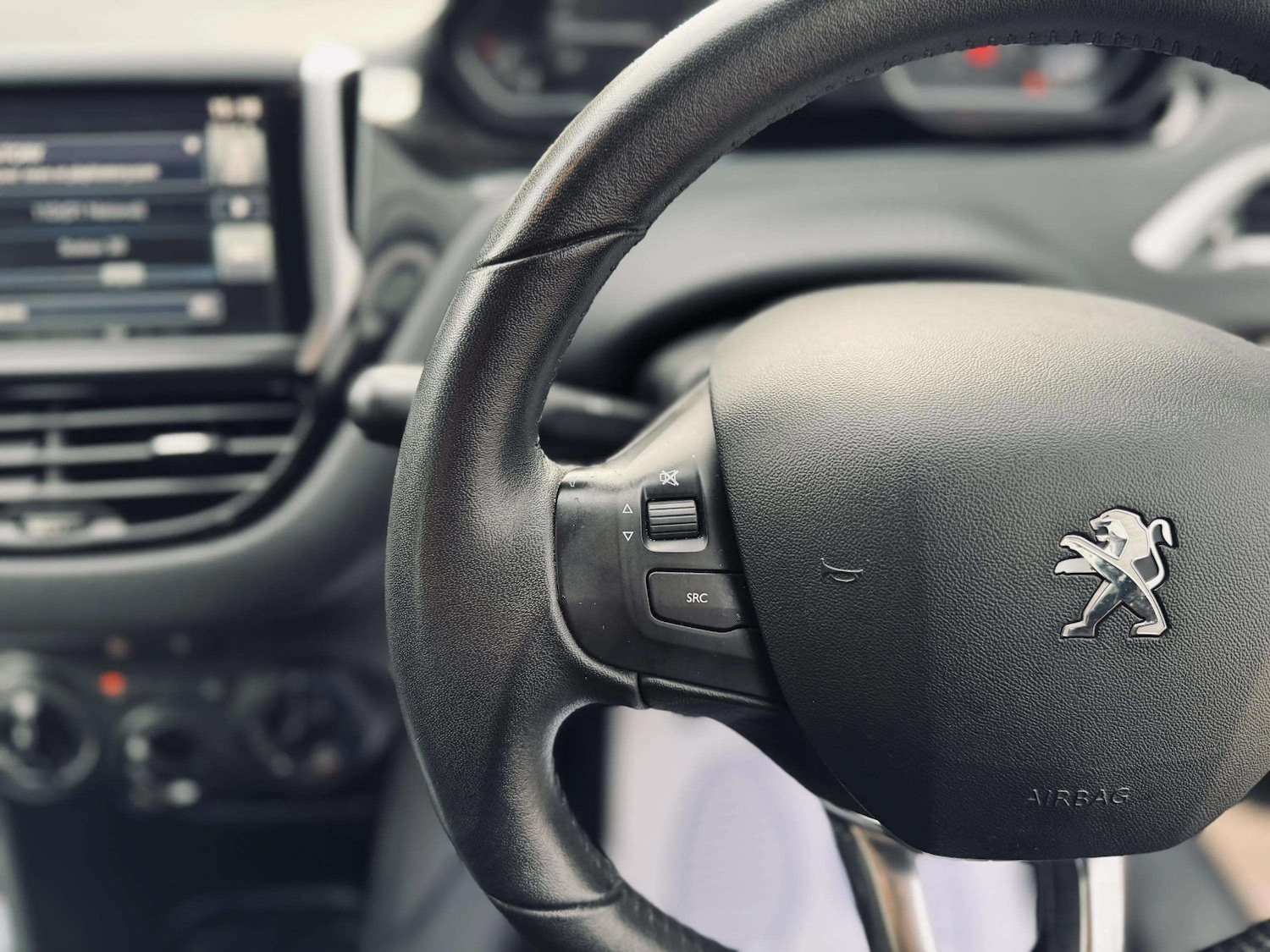 Used Peugeot 208 2016 for sale - 76492339: Photo 24