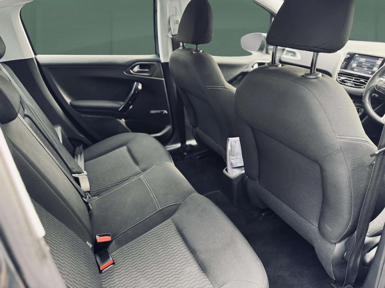 Used Peugeot 208 2016 for sale - 76492339: Photo 31