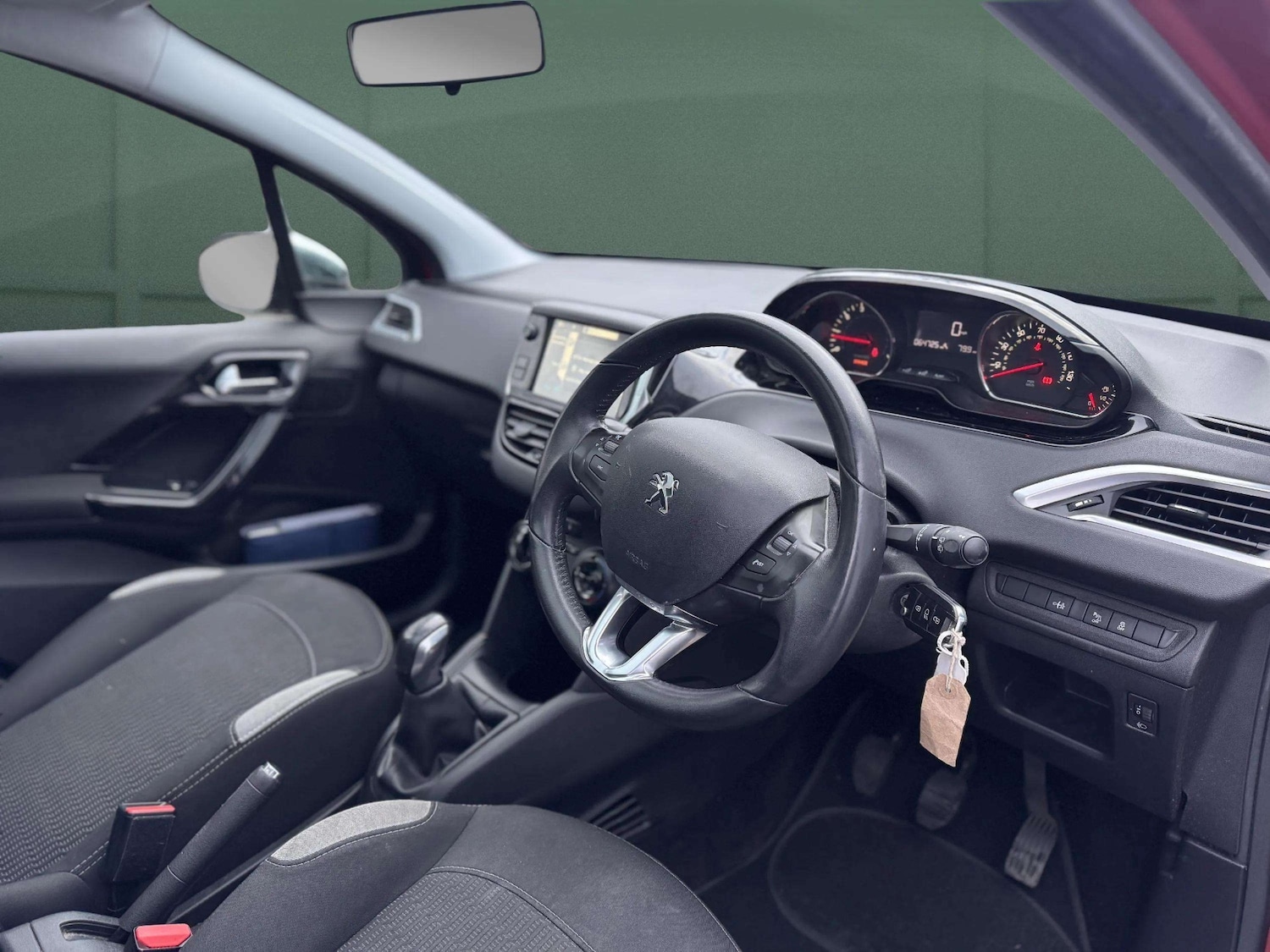 Used Peugeot 208 2014 for sale - 77393692: Photo 14