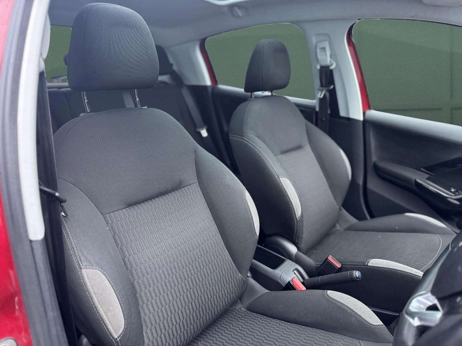 Used Peugeot 208 2014 for sale - 77393692: Photo 15