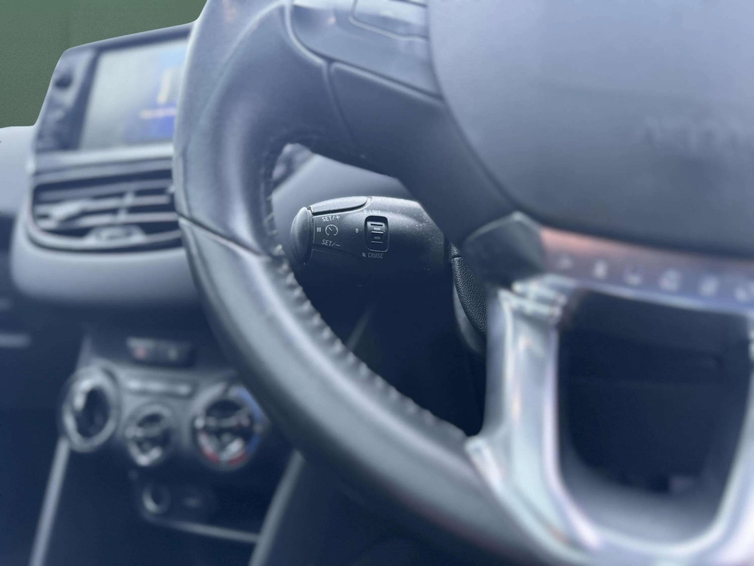 Used Peugeot 208 2014 for sale - 77393692: Photo 26