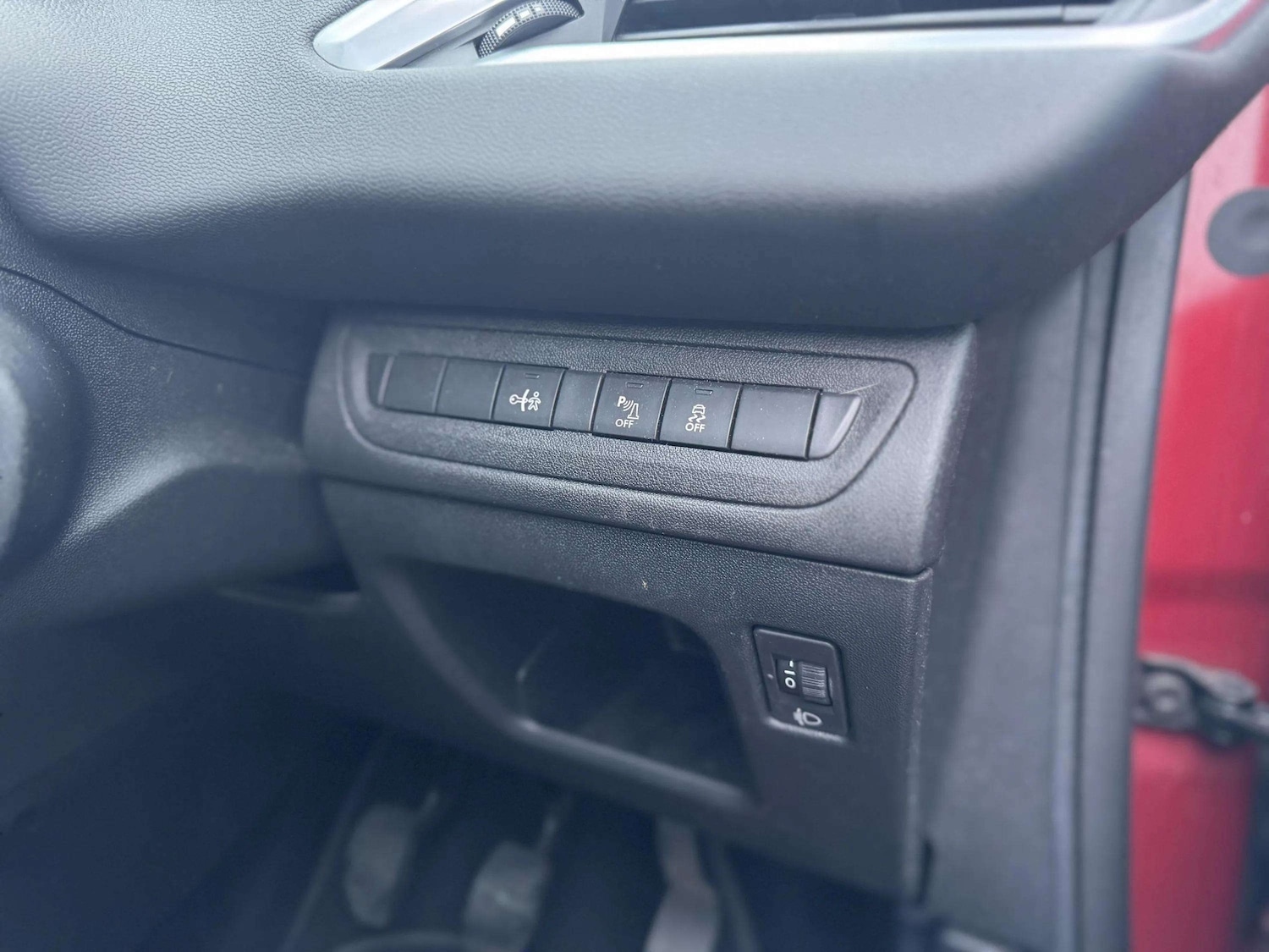 Used Peugeot 208 2014 for sale - 77393692: Photo 27