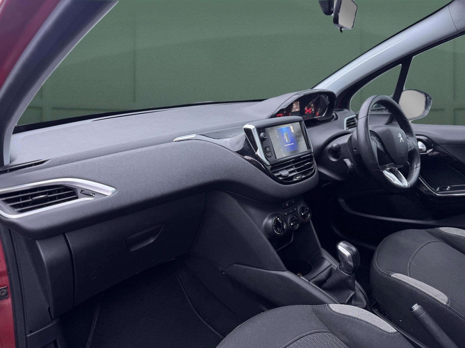 Used Peugeot 208 2014 for sale - 77393692: Photo 28