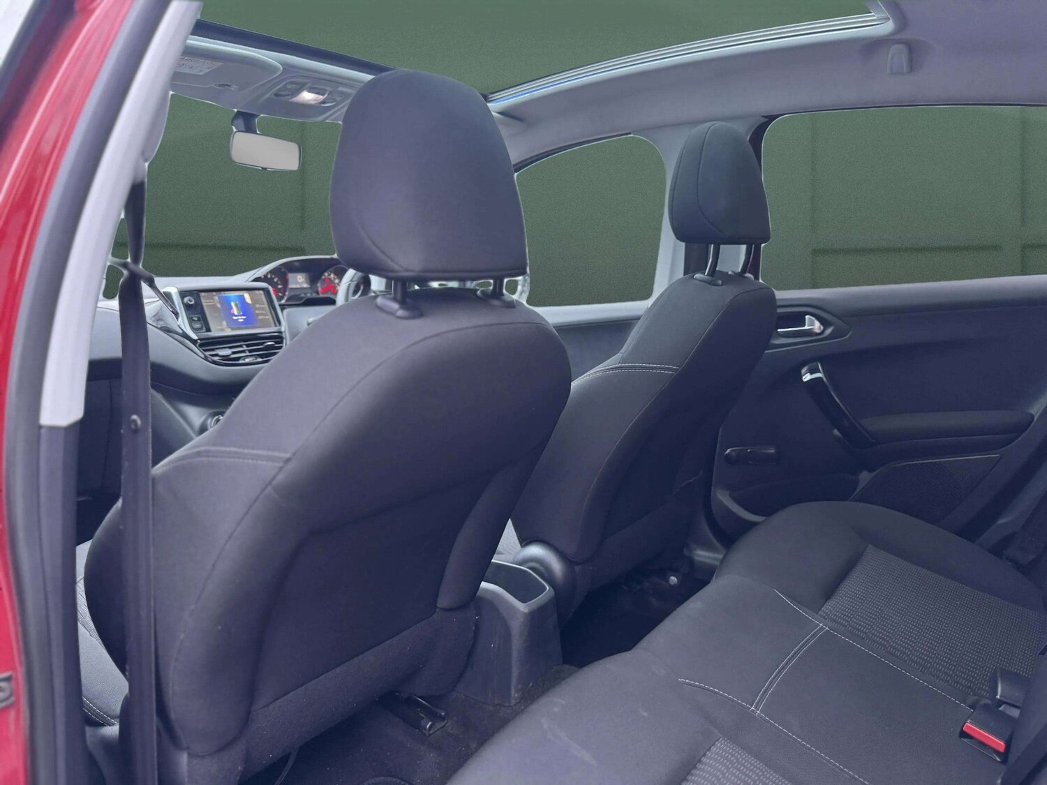 Used Peugeot 208 2014 for sale - 77393692: Photo 31