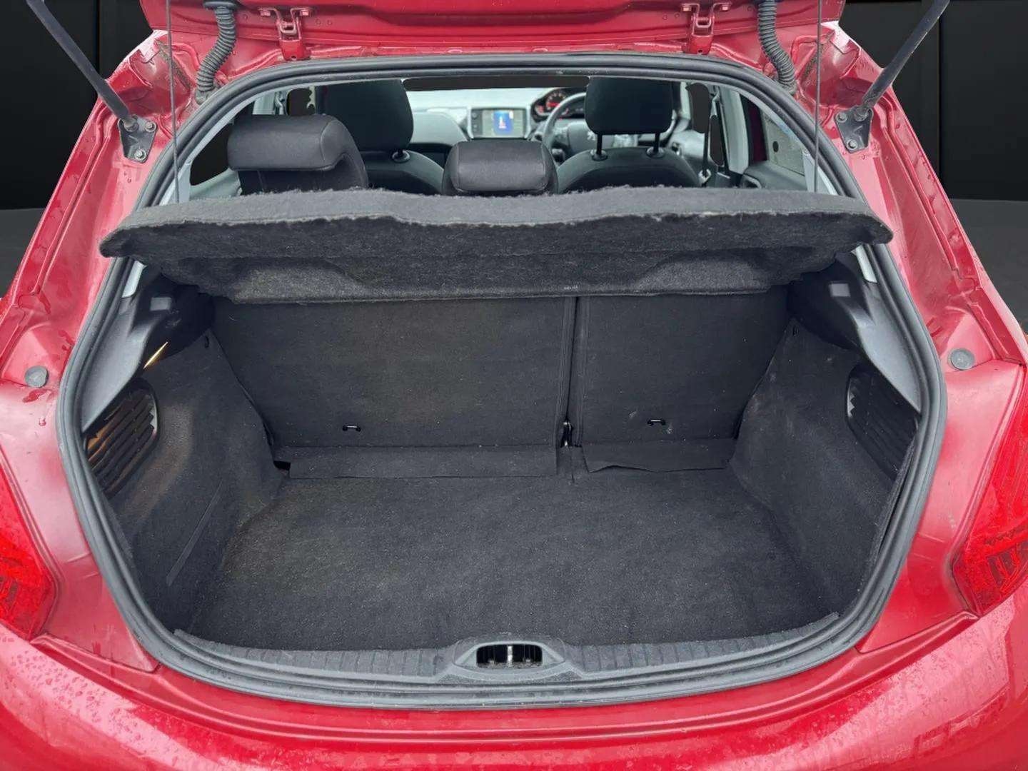 Used Peugeot 208 2014 for sale - 77393692: Photo 37