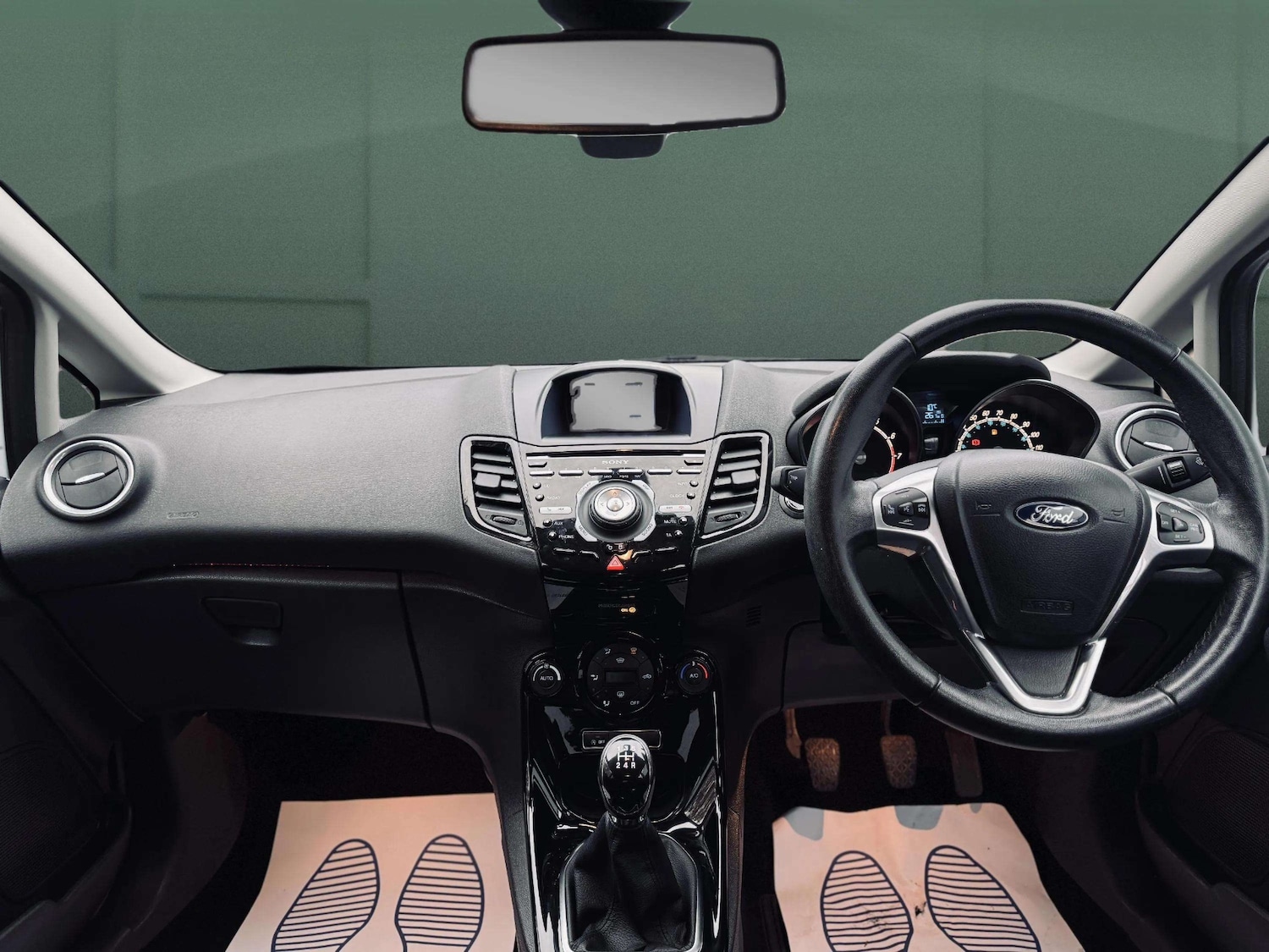 Used Ford Fiesta 2015 for sale - 76815647: Photo 13