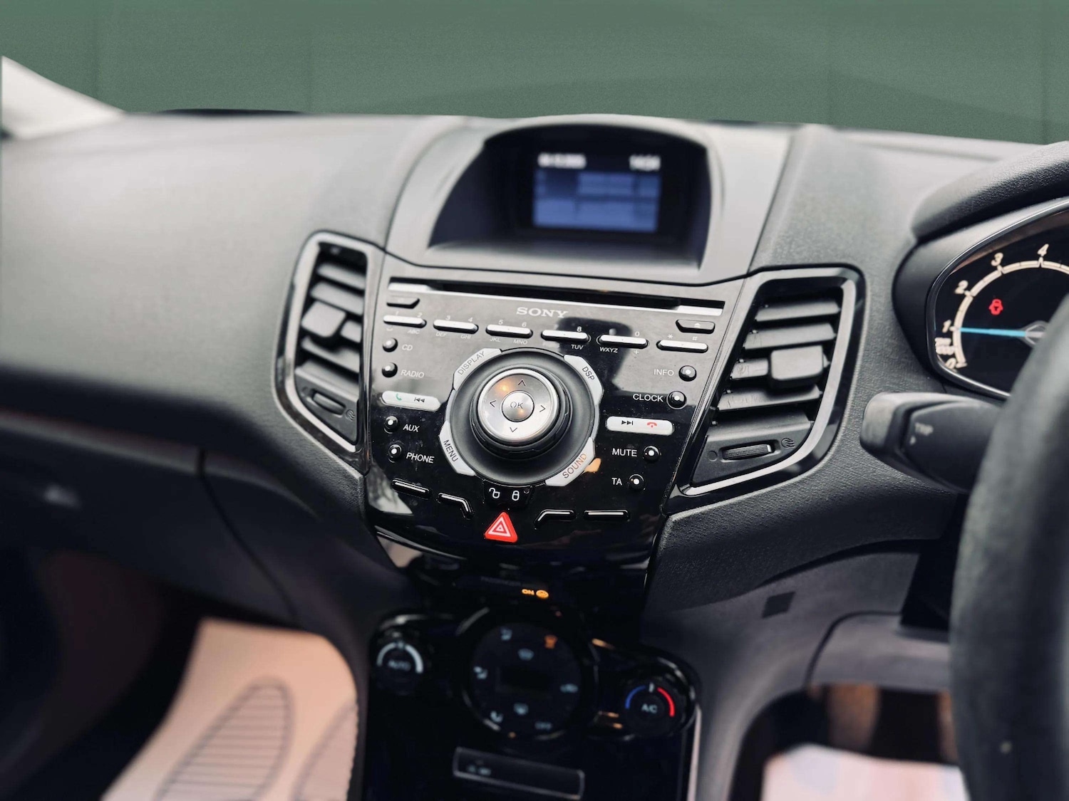 Used Ford Fiesta 2015 for sale - 76815647: Photo 17