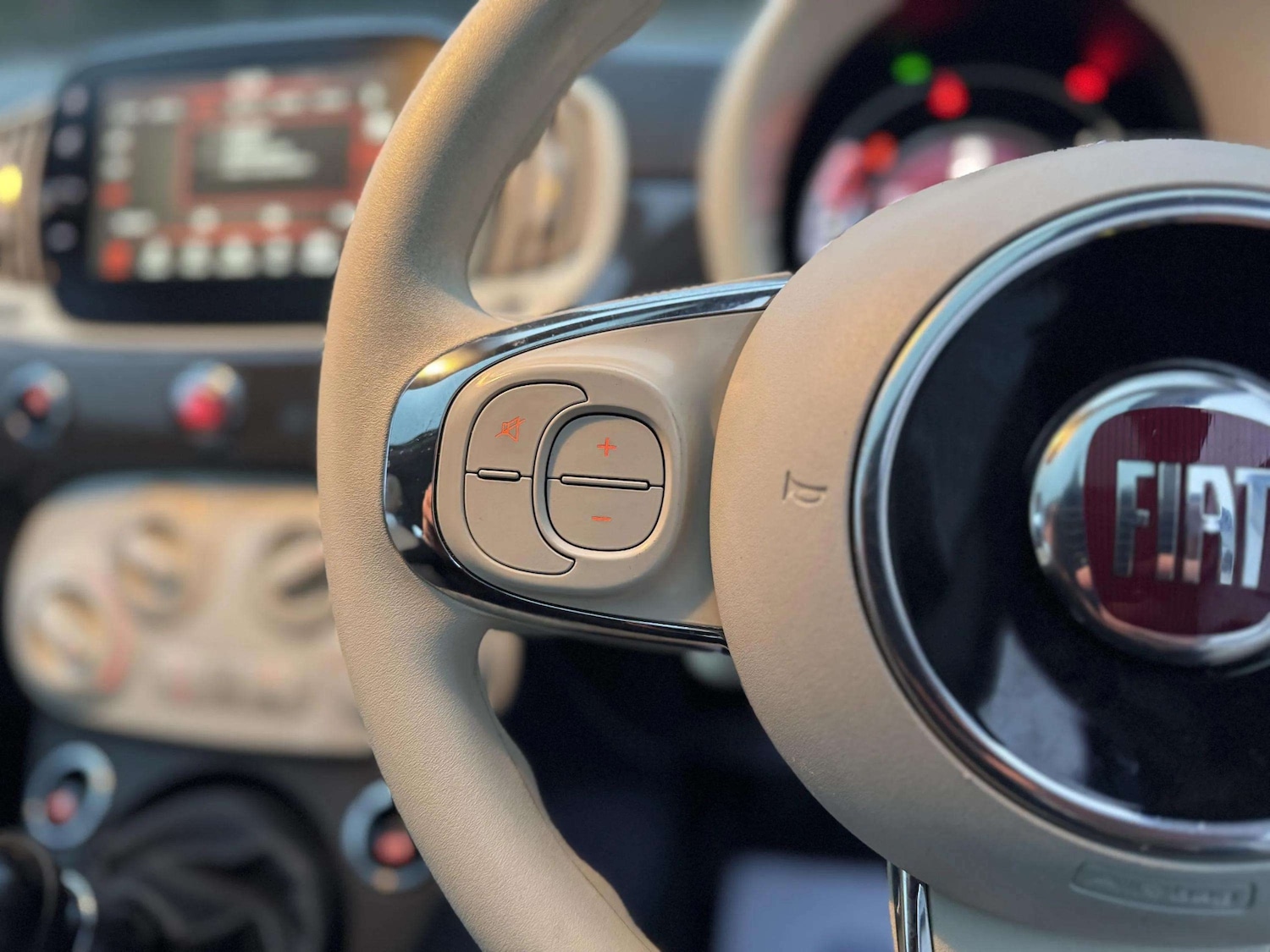 Used Fiat 500 2018 for sale - 76589935: Photo 29