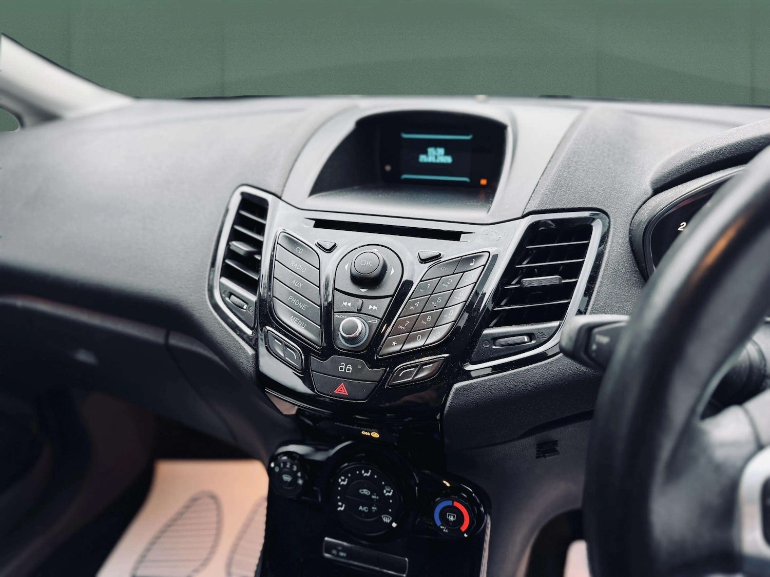 Used Ford Fiesta 2013 for sale - 77357591: Photo 16