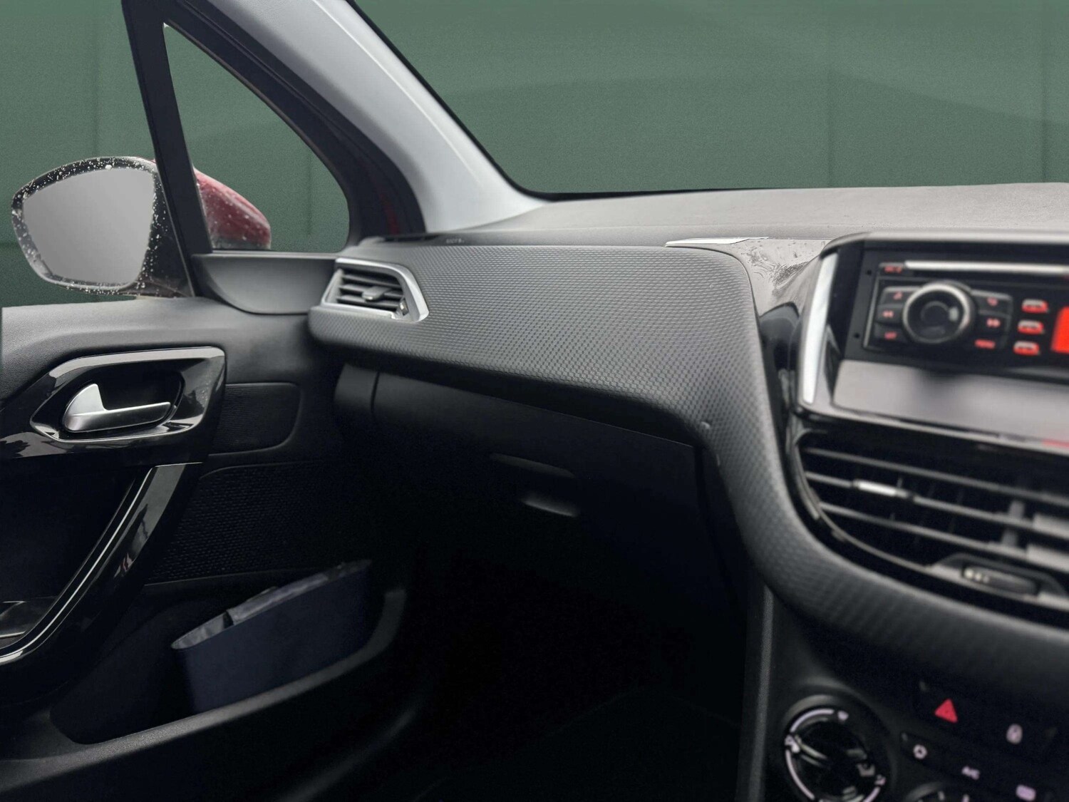 Used Peugeot 208 2016 for sale - 77564255: Photo 18