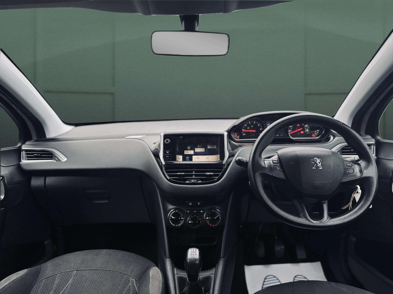 Used Peugeot 208 2012 for sale - 77399351: Photo 18