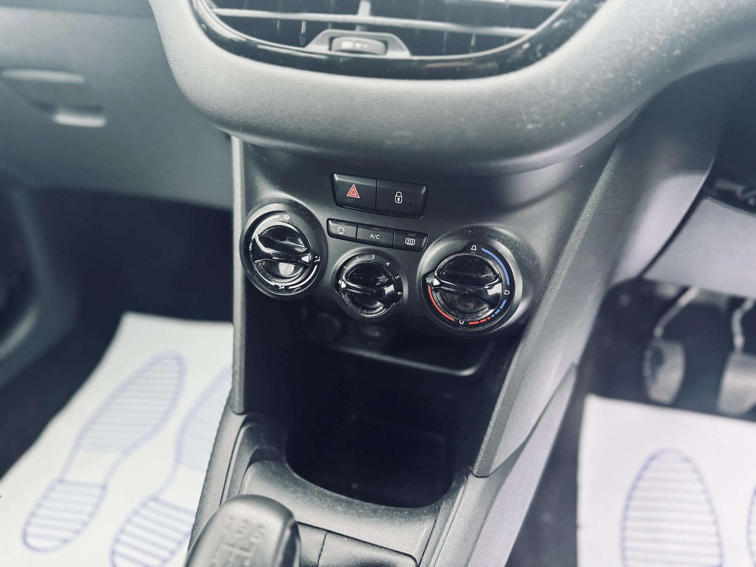 Used Peugeot 208 2012 for sale - 77399351: Photo 26