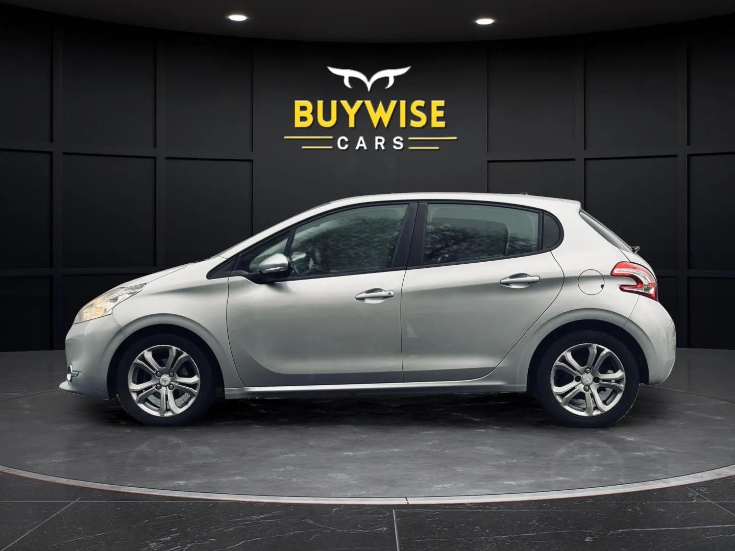 Used Peugeot 208 2012 for sale - 77399351: Photo 6