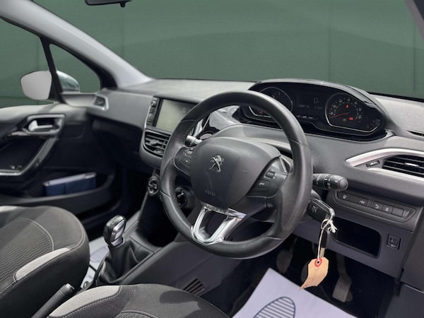 Used Peugeot 208 2014 for sale - 75582711: Photo 9